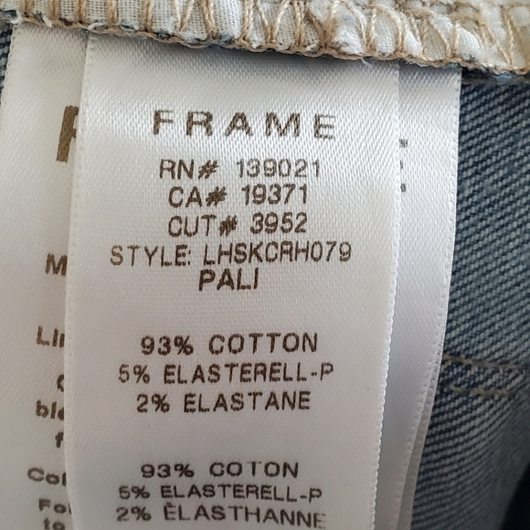 Frame Le High Skinny Crop in Pali Wash - Picture 12 of 14